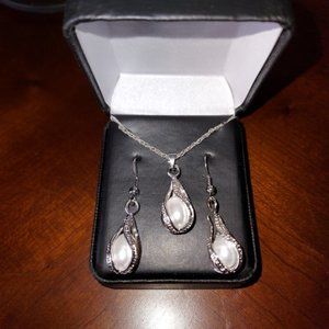Freshwater Sterling Silver Twisted Cage Pearl Necklace and Earring Set